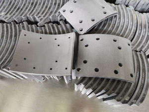 Venta de fábrica Forro de freno 47441-6670 Forro de freno para motocicleta Everest Forro de freno 6mm Amiante Forro de rollo de freno para camión - Product Image 3