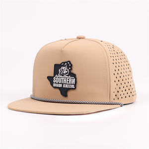 カスタム 5パネル ナイロン 防水 穴あき ドリル加工 帽子 構造化 レーザーカット キャップ - Product Image 1