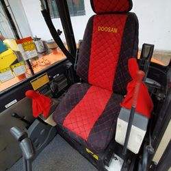 Excavadora de orugas Doosan DH55 usada de importación original a la venta - Product Image 5