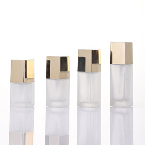 Flaconi in Vetro Classici Quadrati da 100ml, Trasparenti e Opachi, Confezioni di Lusso Personalizzate per Prodotti Skincare OEM/ODM - Product Image 4