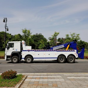 Oferta Especial: Camión Grúa de Rescate Sinotruk HOWO 8x4 con Plataforma Integrada y Elevador de Ruedas para el Mercado Africano - Product Image 4
