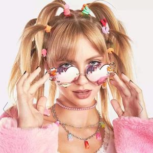 Lunettes de soleil de luxe pour femmes, style œil de chat, verres miroir, sans monture, en forme de cœur, pour une touche de personnalité - Product Image 1