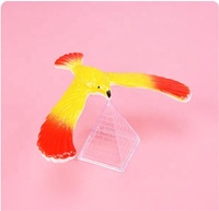 Casse-tête classique d'oiseau d'équilibre créatif, aigle de gravité, jouets pour enfants nostalgiques, oiseau d'équilibre en plastique coloré, vente en gros