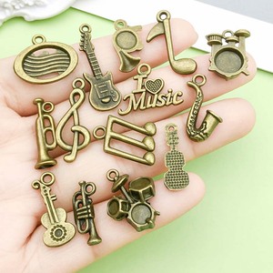 Colgante de instrumento musical de aleación de zinc antiguo, tamaño mediano, I Love Music, accesorio de joyería DIY para pulsera y collar - Product Image 1