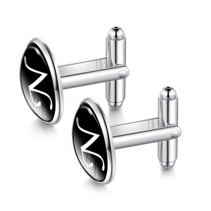 <span class=keywords><strong>Boutons</strong></span> <span class=keywords><strong>de</strong></span> <span class=keywords><strong>manchette</strong></span> alphabet initial en <span class=keywords><strong>argent</strong></span> à la mode pour hommes cadeau <span class=keywords><strong>de</strong></span> chemise d'affaires personnalisé avec <span class=keywords><strong>boutons</strong></span> <span class=keywords><strong>de</strong></span> <span class=keywords><strong>manchette</strong></span> pour occasion <span class=keywords><strong>de</strong></span> mariage - Product Image 5