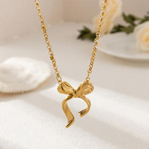 Collar de Mariposa y <span class=keywords><strong>Corazón</strong></span> de Acero Inoxidable T Bulk Jewelry, Chapado en Oro de 18K PVD, Resistente al Agua, No se Desvanece, Hipoalergénico, Estilo Europeo - Product Image 2