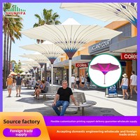 Parasol d'extérieur moderne et minimaliste en polyester léger avec mât en aluminium et base en marbre pour jardin, piscine, villa, hôtel