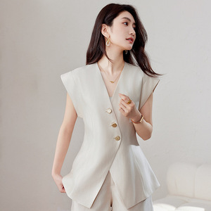 Women's Sleeveless V-Neck Two-Piece Set Summer 2025 Elegant Wide Leg Shorts Fashionable Luxury Look - Product Image 4