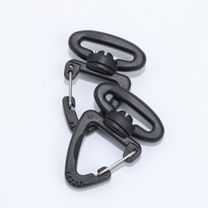 Gancho giratorio de plástico negro de 360 grados, accesorio multiusos para bolsos, gancho para correas, para accesorios de bolsos DIY - Product Image 1