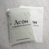 Sacs à fermeture éclair givrés personnalisés en gros avec logo, sacs en plastique pour vêtements, t-shirts