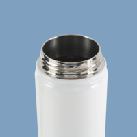 Bouteilles d'eau isolées par sublimation Stock en entrepôt aux États-Unis