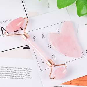 Fabricant de Marque privée De Forme De Coeur Gua Sha Grattage Outil <span class=keywords><strong>Bon</strong></span> Marché pour le Visage de Massage Jade Rouleau Ensemble - Product Image 3