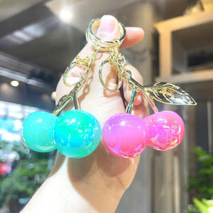 Güzel renkli sıcak pembe emaye kiraz Charm büyük kiraz anahtarlık kolye altın kaplama kiraz çanta aksesuar toptan - Product Image 1