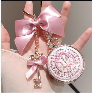 Flower Knows Bunny Garden Rossetto Crema con Ciondolo Orologio, Accessori Carini Idratanti per Ragazze, Cura Labbra Illuminante e Antirughe - Product Image 5
