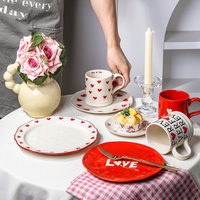 Autocollant personnalisé haut de gamme assiettes à dessert salade de mariage rouge vaisselle assiettes en céramique vaisselle pour restaurant