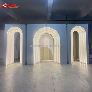Arche de toile de fond en acrylique blanc personnalisée, durable, pour la décoration de scène de mariage, événements intérieurs et extérieurs - Product Image 4