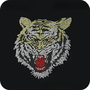 शेर राइनस्टोन डियल हूडी स्वेटशर्ट पर डिय लोहे के लिए एपलिक डिकल जानवर के लिए एपलिक डिकल जानवर को स्थानांतरित करता है