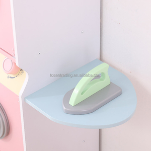 Lave-linge en bois pastel pour enfants avec fer à repasser et panier pour jeux de rôle en intérieur - Product Image 4