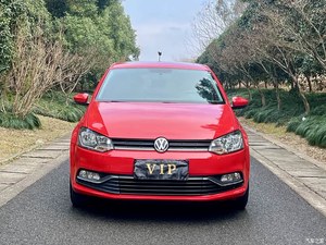 Volkswagen <span class=keywords><strong>Polo</strong></span> 2016 1.6L <span class=keywords><strong>Automatique</strong></span> <span class=keywords><strong>Essence</strong></span> Berline 5 Places <span class=keywords><strong>Occasion</strong></span> Bien Entretenu Pratique pour les Trajets Urbains - Product Image 2