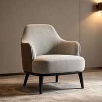 Fauteuil de salon moderne à assise profonde en tissu bicolore et cuir, avec accoudoirs inclinés, pour hôtel de luxe, chambre, villa, club