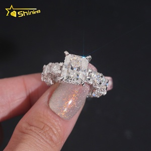 Envío Rápido desde Almacén en EE. UU., Anillo de Compromiso de Plata de Ley 925 Chapado en Oro Blanco con Moissanita de Corte Radiante de 5 Quilates que Pasa la Prueba del Diamante - Product Image 2