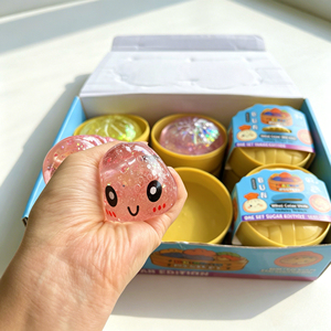 ของเล่นบันสควิชชี่ลูกกลิ้งวิบวับ กลิตเตอร์ดัมพลิง ขนมมอลโทสบีบคลายเครียด ของเล่นฟิดเจ็ตสำหรับเด็กและผู้ใหญ่ กล่องสุ่ม ขายดี - Product Image 4