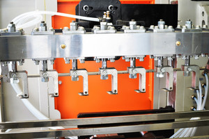 Machine de soufflage par extrusion pour bidons en PE/PP de <span class=keywords><strong>10</strong></span> <span class=keywords><strong>litres</strong></span> à <span class=keywords><strong>prix</strong></span> raisonnable - Product Image 4