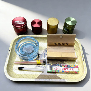 Set de Fumar Personalizado para Tienda de Tabaco: Papel de Liar, Grinder, Tarro de Almacenamiento, Bandeja Metálica - Kit Mayorista de Accesorios para Tabaco - Product Image 1