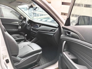 Changan CS35 Plus <span class=keywords><strong>2022</strong></span> de segunda mano, SUV de gasolina 1.6L, transmisión manual 5MT, 5 asientos, techo solar de cuero, edición de lujo - Product Image 5