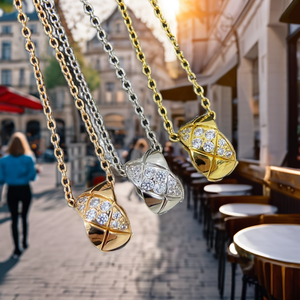 Cadena de Clavícula de Lujo Ligero para Uso Diario, Diseño de Corazón Irregular de Moda, Patrón Geométrico, Chapado en Oro de 18K, Latón y Circonita - Product Image 2