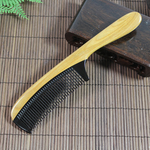 Peine para el cabello de sándalo de 15-20 cm, hecho a mano para adultos y niños, para uso en masajes. - Product Image 1