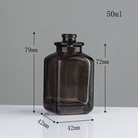 Fragancias de Color Personalizadas, Lujosa Botella de Perfume de Vidrio Negro Translúcido de 50 ml con Tapa de Madera Negra