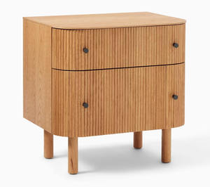 Mesita de Noche Clásica de Madera de Lujo Hecha a Mano con Dos Amplios Cajones de Almacenamiento para un Conjunto de Muebles Premium para Dormitorio y Sala de Estar - Product Image 2