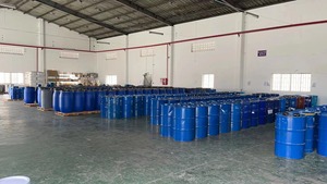 <span class=keywords><strong>Barniz</strong></span> de <span class=keywords><strong>poliuretano</strong></span> de dos componentes para TPU PU PVC EVA Materiales de caucho Recubrimiento líquido de cuero para impresión y pulverización - Product Image 5