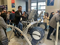 Équipement de gymnastique de qualité supérieure Entraîneur d'arc professionnel Machine Cybex Cardio Fitness Elliptique Entraîneur d'arc Cybex à vendre