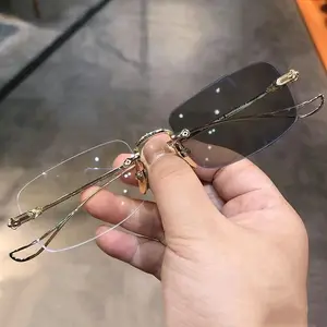 एंटी रेडिएशन थकान पारदर्शी चश्मा लेंस रंग बदलने वाला आईवियर रिमलेस एंटी ब्लू लाइट स्क्वायर फोटोक्रोमिक चश्मा