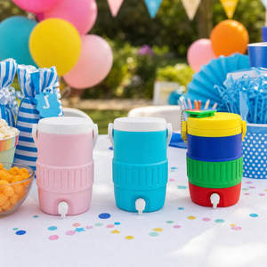 Mini Enfriador de Plástico Aislado para Latas con Tapa y Asa, Portavasos Bonito de 20 Oz, Regalos Deportivos para Decoraciones de Fiestas en la Piscina - Product Image 3