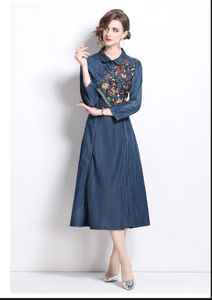 Robe en jean rétro brodée Cheongsam à manches longues pour femmes - Product Image 5