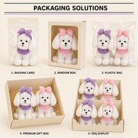 Peluche chiot blanc adorable avec nœud violet et écharpe à bordure en dentelle, animal en peluche doux pour la décoration moderne des canapés et cadeau pour une ambiance douillette