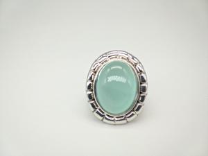 Anillo de Cristal de Calcedonia Aqua Natural, Joyería Hecha a Mano Ajustable para Mujer con Diseño de Piedra Pulida de Estilo Moderno - Product Image 2