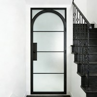 Puerta de Acero Residencial con Diseño de Rejilla Arqueada y Parte Superior Redonda