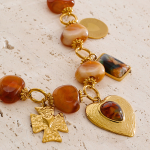 XY 2263 Retro Bernsteinfarbene Acrylperlen Edelstahl Vergoldete Halskette Metall Herz Kreuz Anhänger Halskette für den Urlaub - Product Image 4