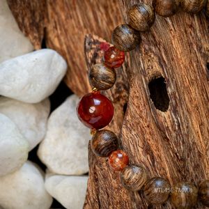 Bracelet en bois d'agar de qualité supérieure pour femme, 7 mm, mélangé avec du jade, bijoux en bois d'oud naturel - Product Image 3