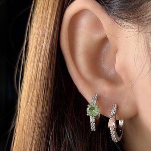 Listos para enviar: Pendientes de aro con circonita en forma de lágrima color champán, con piedra central en forma de pera, mini aretes tipo huggie dorados, regalo al por mayor. - Product Image 3