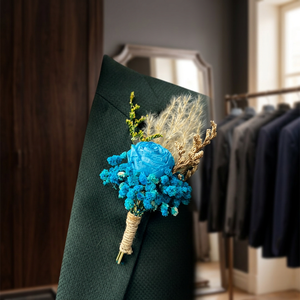 Mini Boutonniere de Flores Preservadas Azules, Pin Floral Hecho a Mano para Solapa, Decoración de Flores Secas para Bodas y Fiestas - Product Image 1