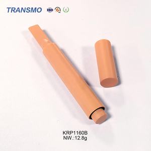 Tubes de rouge à lèvres et contenants de baume à lèvres en forme de cœur avec bouchon à vis et étiquetage, emballage personnalisé sur mesure - Product Image 4