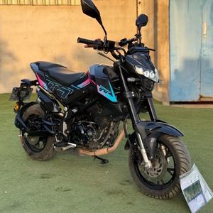 Motocyclette <span class=keywords><strong>Benelli</strong></span> <span class=keywords><strong>125</strong></span> d'occasion en excellent état, compacte et puissante, à vendre. Motos à essence. - Product Image 1