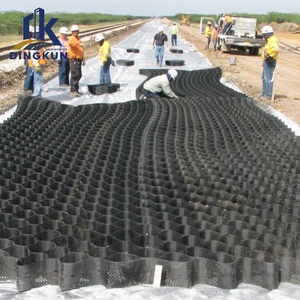 แผ่นจีโอเซลล์พลาสติก HDPE ขนาด 100 มม. 150 มม. สำหรับเสริมความแข็งแรงของพื้นถนนและลานจอดรถ แบบมีพื้นผิวและแบบเจาะรู สำหรับปูบนกรวด - Product Image 1