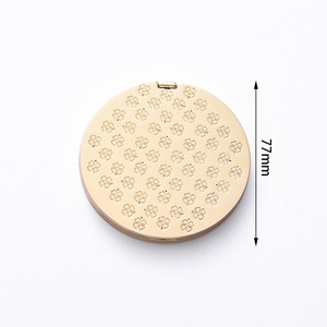 Premium Gold Engrave Four-Leaf Clover Pattern Metal Folding Handy Handheld <b>Compact</b> <b>Mirror</b> - Product Image 2