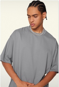 เสื้อยืดโอเวอร์ไซส์แขนสั้น ผ้าคอตตอนเจอร์ซีย์ 100% คอกลม สไตล์ลำลอง สตรีทแวร์ พิมพ์ลายโลโก้ด้านหน้า เสื้อยืดผู้ชาย - Product Image 2
